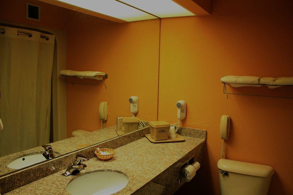 Super 8 By Wyndham Somerset Esterno foto