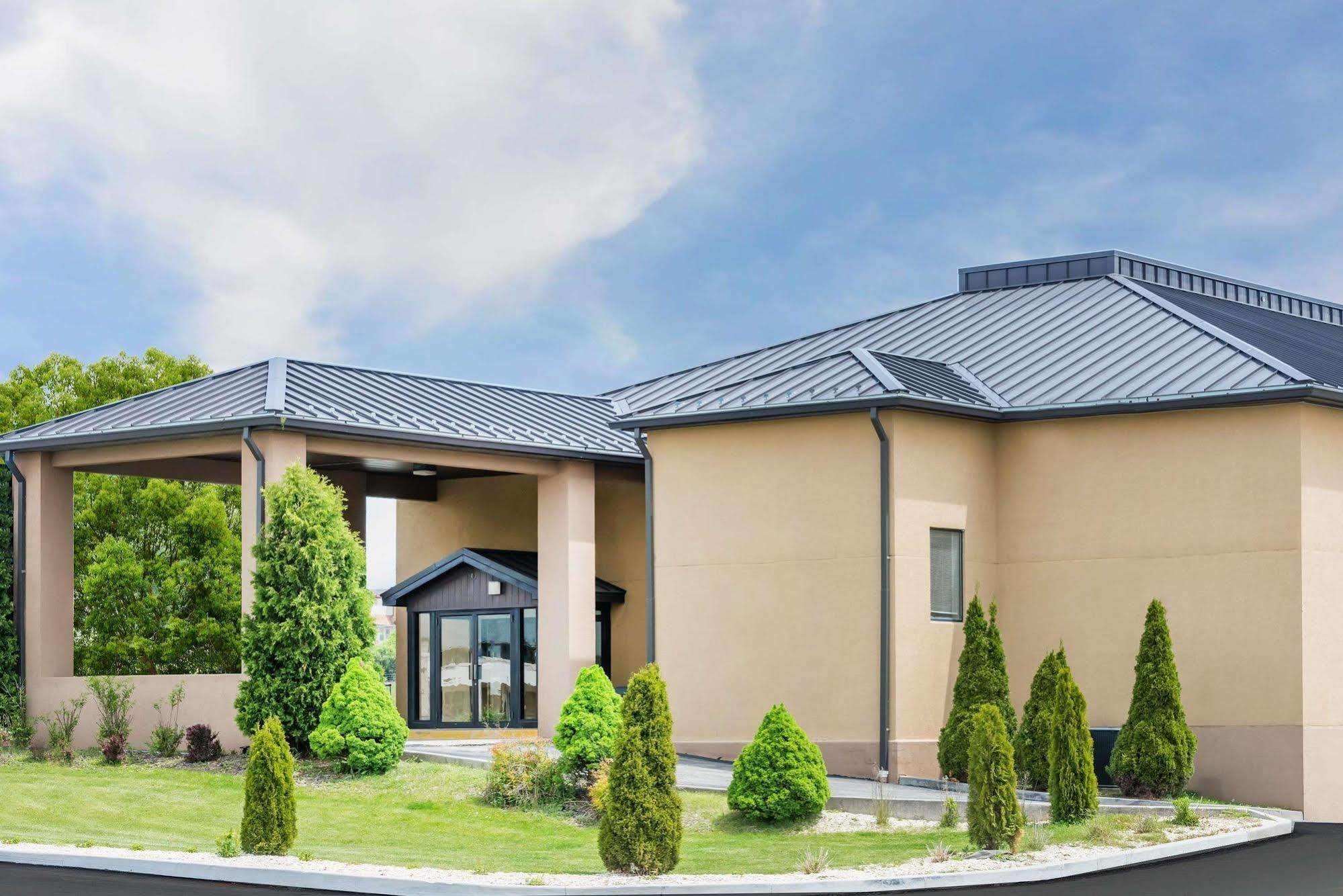 Super 8 By Wyndham Somerset Esterno foto