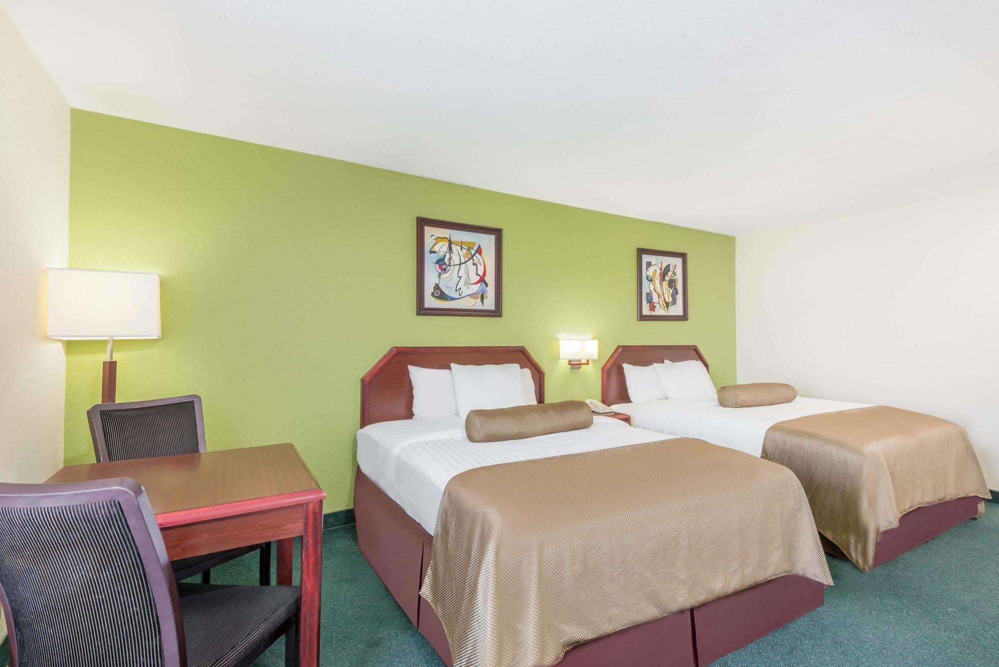 Super 8 By Wyndham Somerset Esterno foto