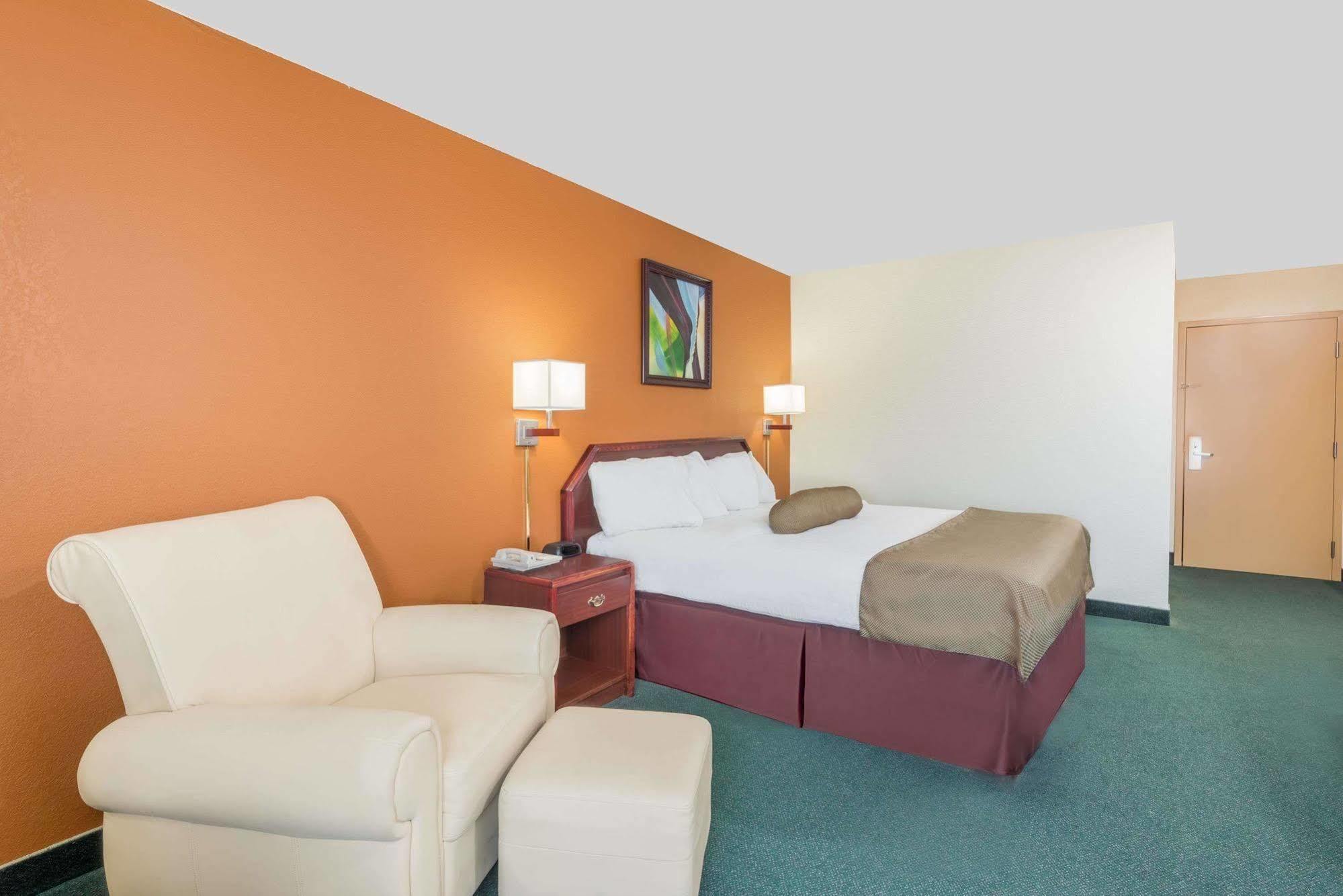 Super 8 By Wyndham Somerset Esterno foto