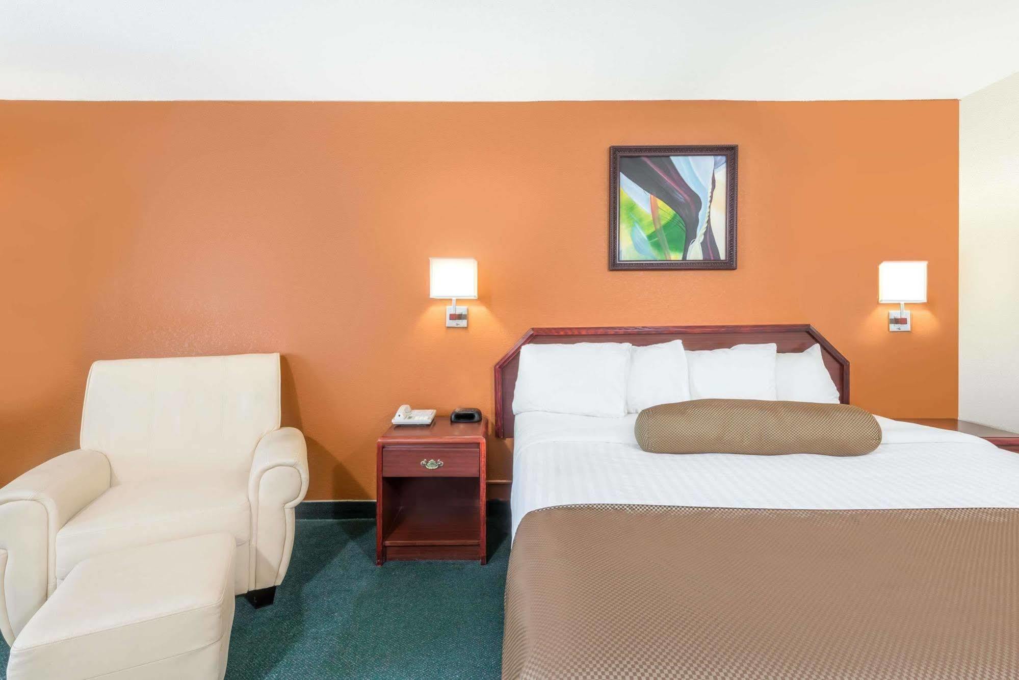 Super 8 By Wyndham Somerset Esterno foto